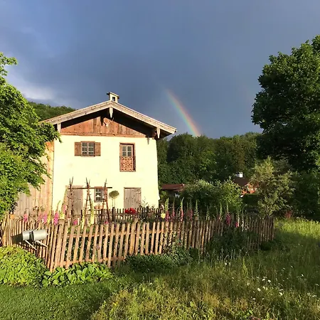 Сasa de vacaciones Lohei - Historisches Zuhaeusl Unterwössen